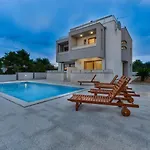 With Pool, 50 M From The Sandy - Id 2209 By Traveler Tourist Agency Krk *