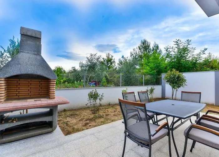 With Pool, 50 M From The Sandy - Id 2209 By Traveler Tourist Agency Krk Willa Zaton (Zadar)