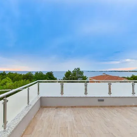 With Pool, 50 M From The Sandy - Id 2209 By Traveler Tourist Agency Krk Βίλα *