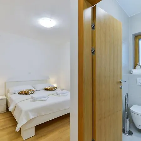 With Pool, 50 M From The Sandy - Id 2209 By Traveler Tourist Agency Krk