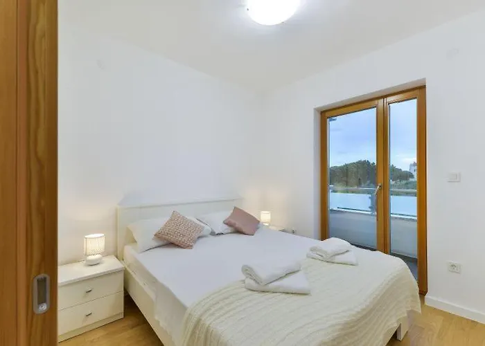 With Pool, 50 M From The Sandy - Id 2209 By Traveler Tourist Agency Krk *