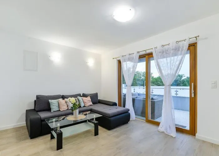 Вилла With Pool, 50 M From The Sandy - Id 2209 By Traveler Tourist Agency Krk Затон