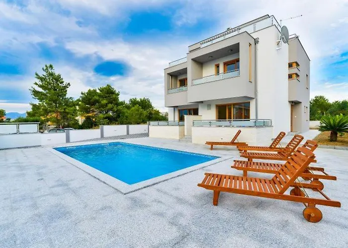 With Pool, 50 M From The Sandy - Id 2209 By Traveler Tourist Agency Krk Вилла Затон