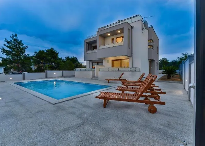 With Pool, 50 M From The Sandy - Id 2209 By Traveler Tourist Agency Krk *